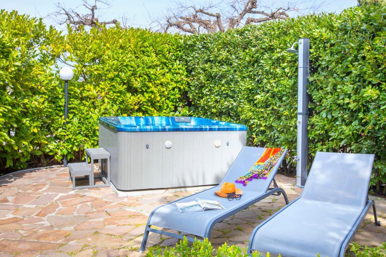 Amore Rentals - Resort Ravenna - Villa Dama มัสซาลูเบรนเซ ภายนอก รูปภาพ